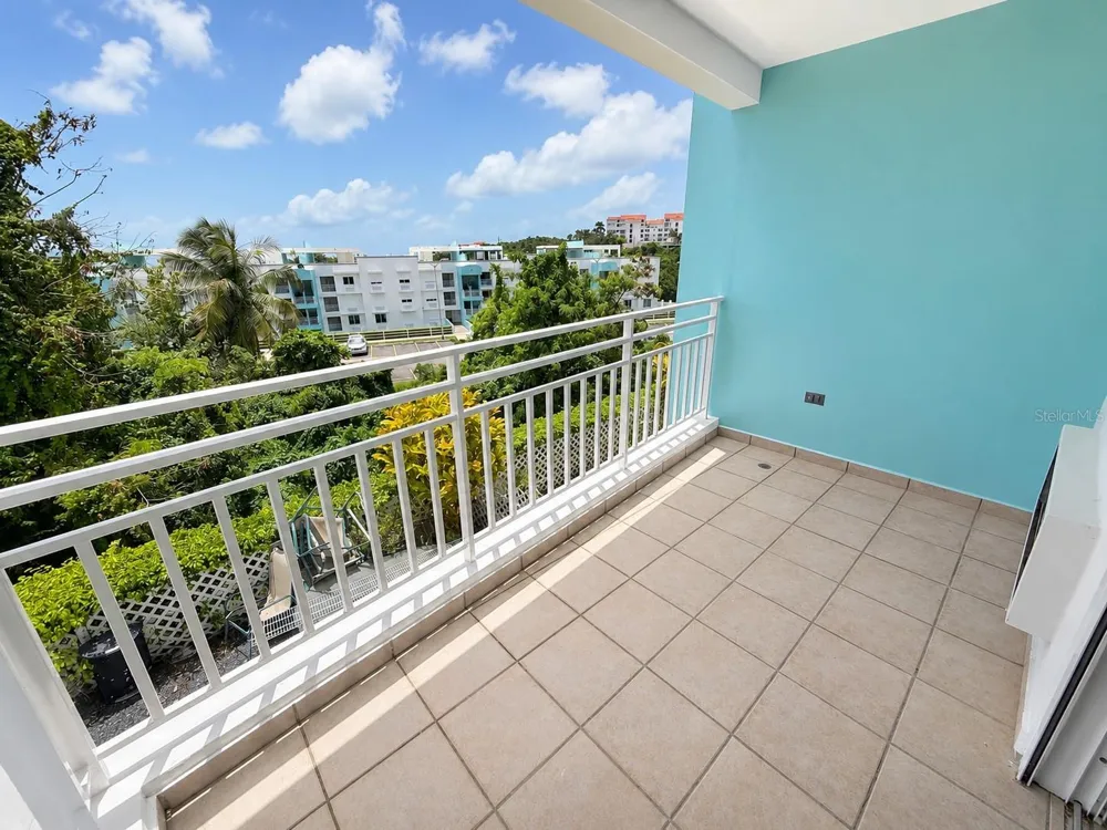 0 CLL LAS COLINAS #202 Rio Grande, PR 00745