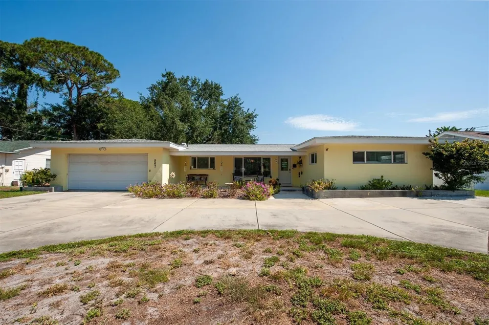 867 PINELLAS POINT DRIVE S St Petersburg, FL 33705