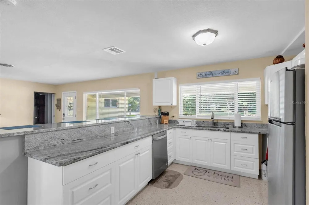 867 PINELLAS POINT DRIVE S St Petersburg, FL 33705