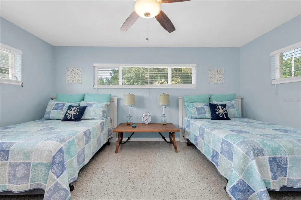 867 PINELLAS POINT DRIVE S St Petersburg, FL 33705