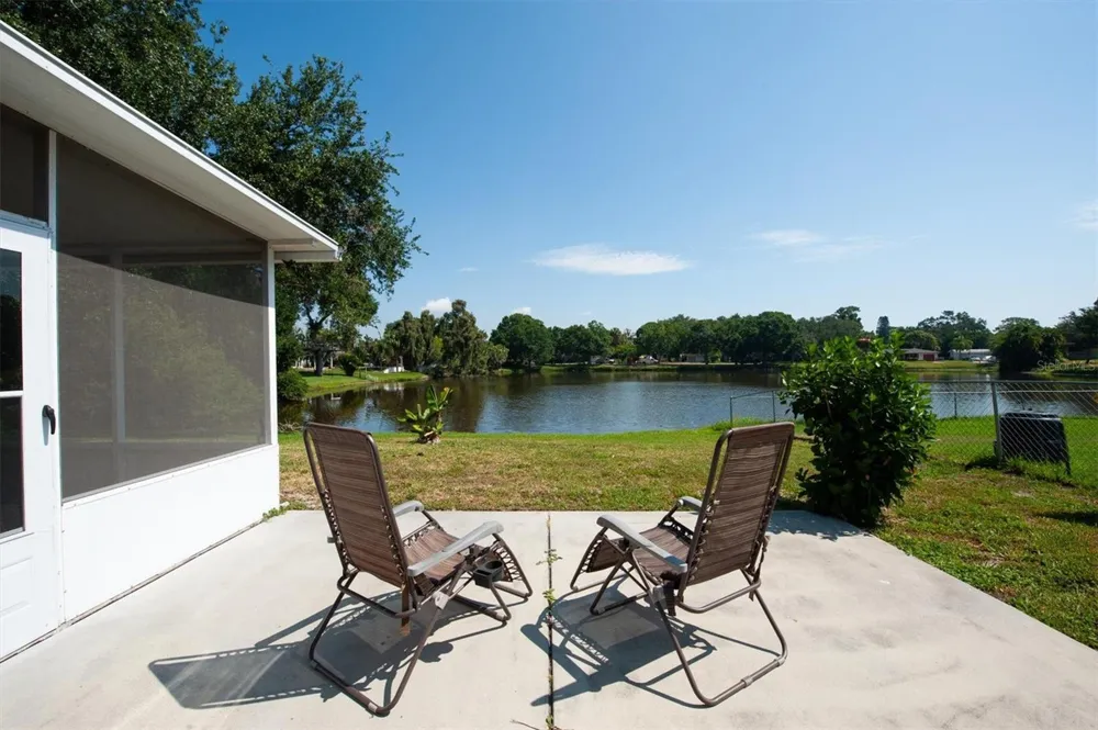 867 PINELLAS POINT DRIVE S St Petersburg, FL 33705