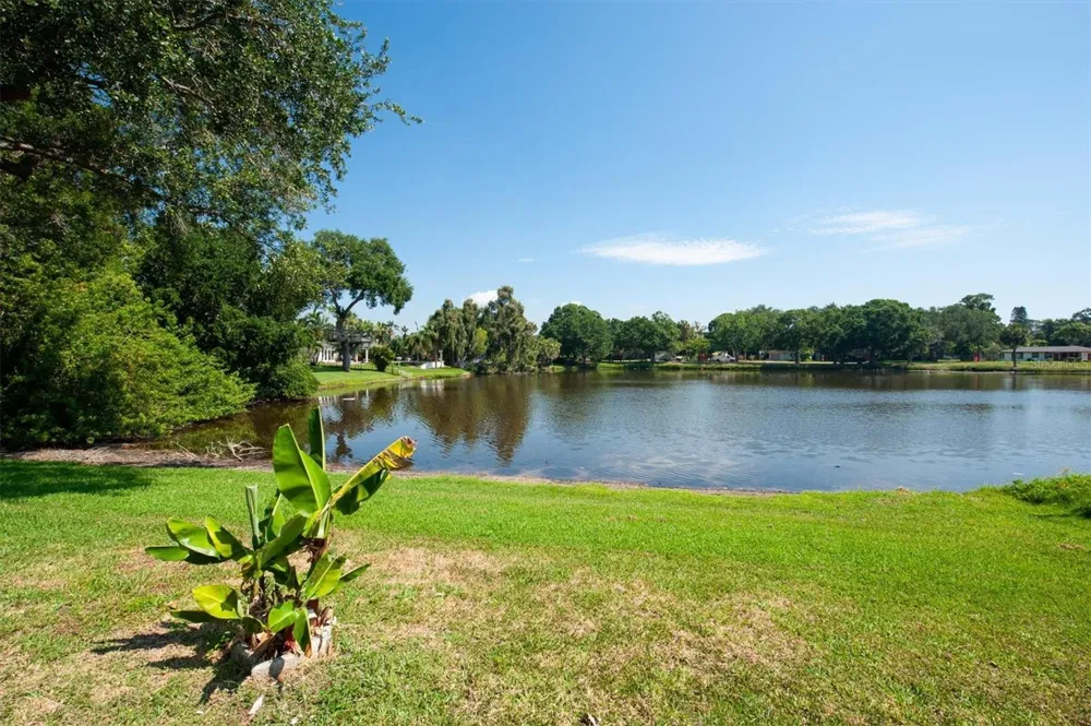 867 PINELLAS POINT DRIVE S St Petersburg, FL 33705