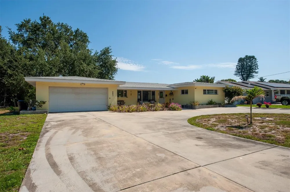 867 PINELLAS POINT DRIVE S St Petersburg, FL 33705