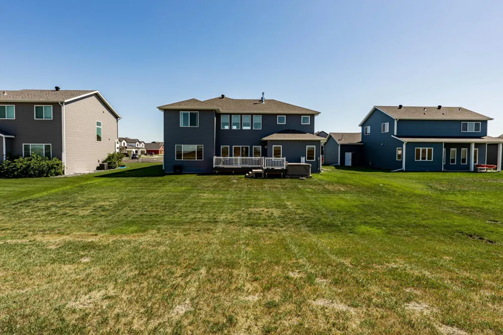 8815 Northern Lights Avenue Horace, ND 58047