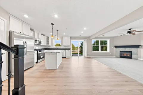 3278 Lakewood Trail
