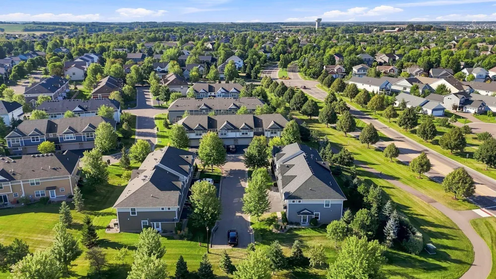 3278 Lakewood Trail Woodbury, MN 55129