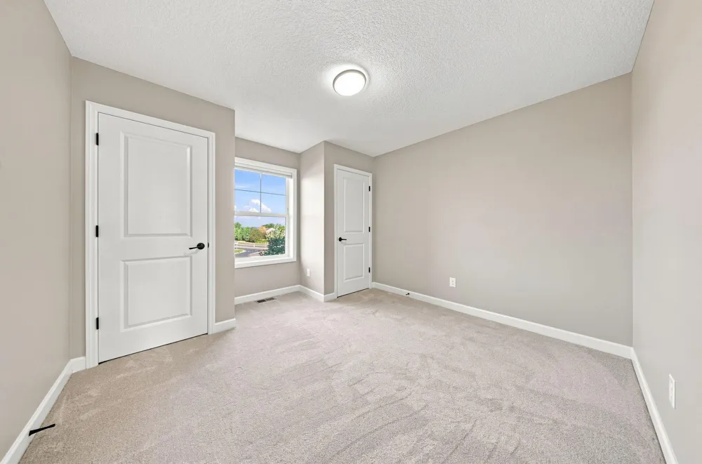 3278 Lakewood Trail Woodbury, MN 55129