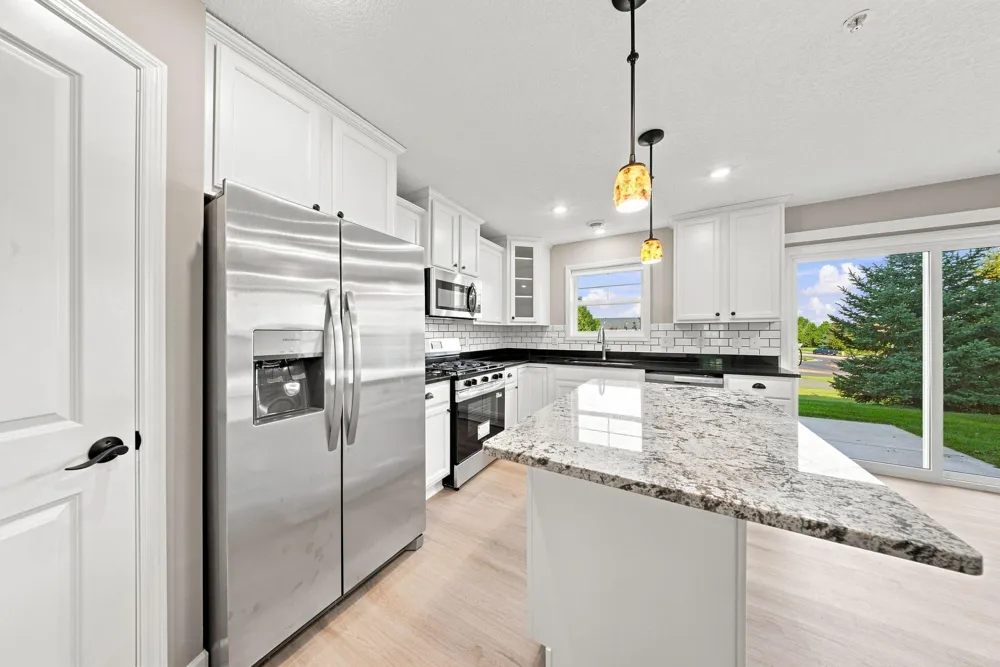 3278 Lakewood Trail Woodbury, MN 55129
