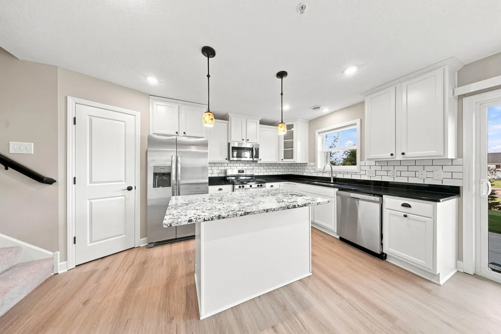 3278 Lakewood Trail Woodbury, MN 55129