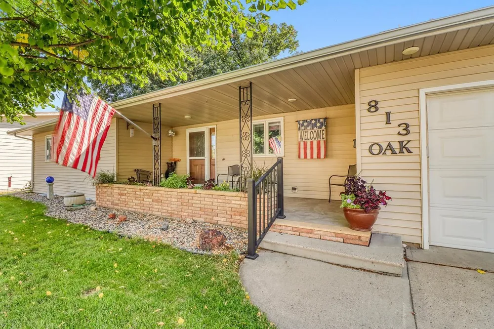813 Oak Street West Fargo, ND 58078