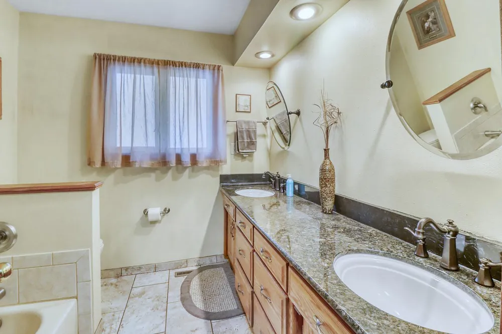 813 Oak Street West Fargo, ND 58078