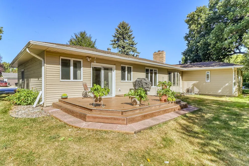 813 Oak Street West Fargo, ND 58078