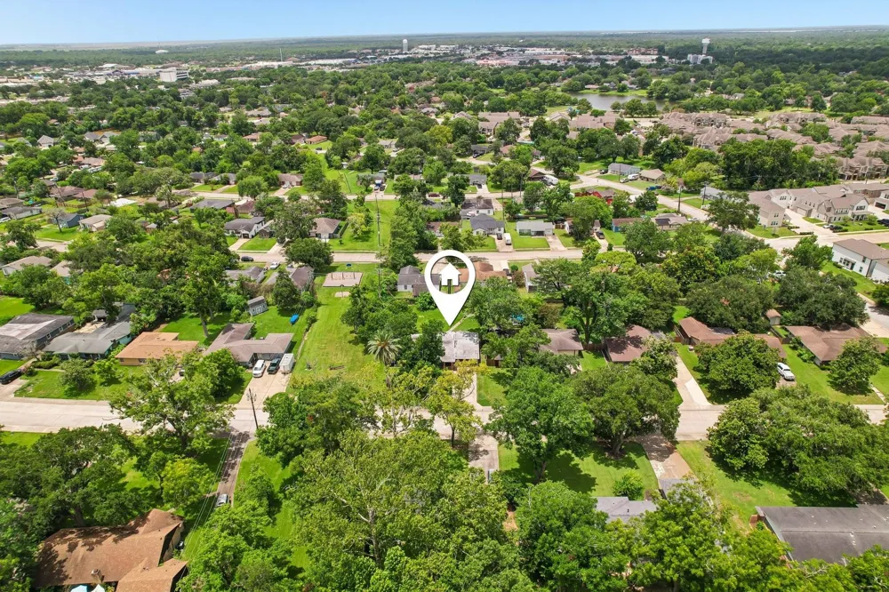 159 Oak Drive Lake Jackson, TX 77566