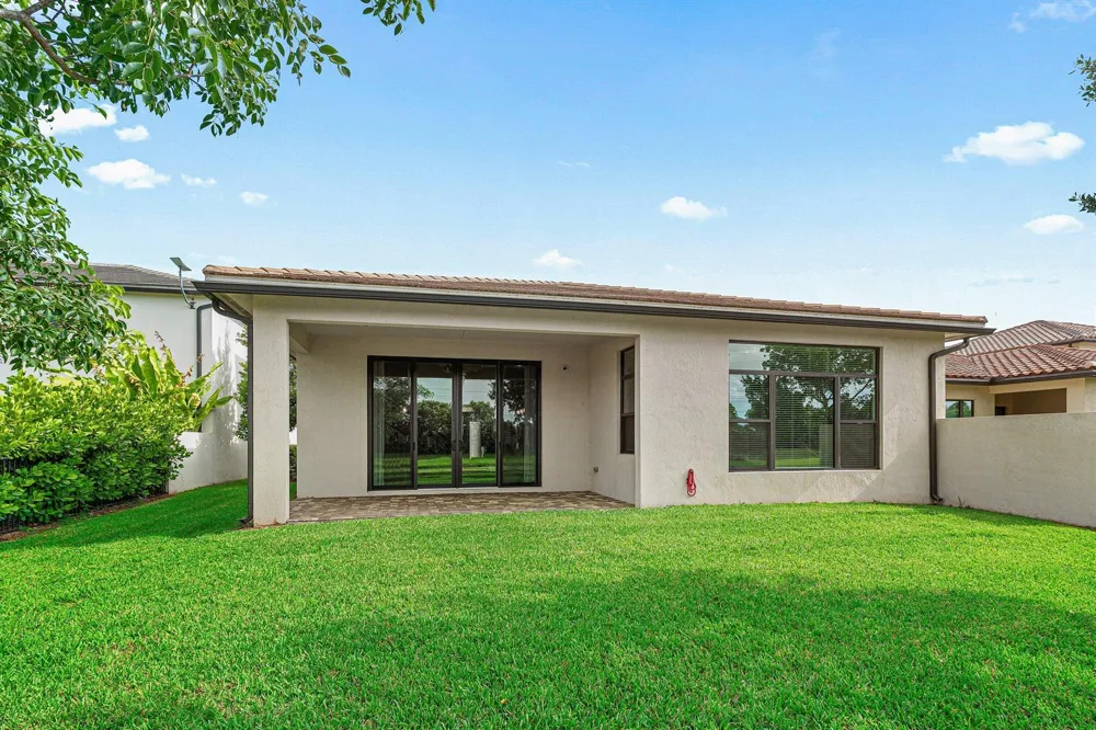 8907 Grand Prix Lane Boynton Beach, FL 33472