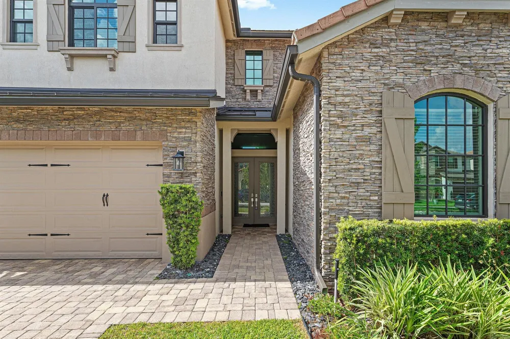 8907 Grand Prix Lane Boynton Beach, FL 33472