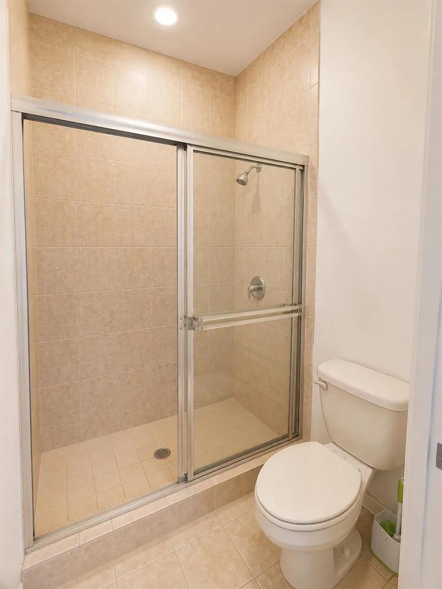 906 SW 143rd Avenue #2005 Pembroke Pines, FL 33027