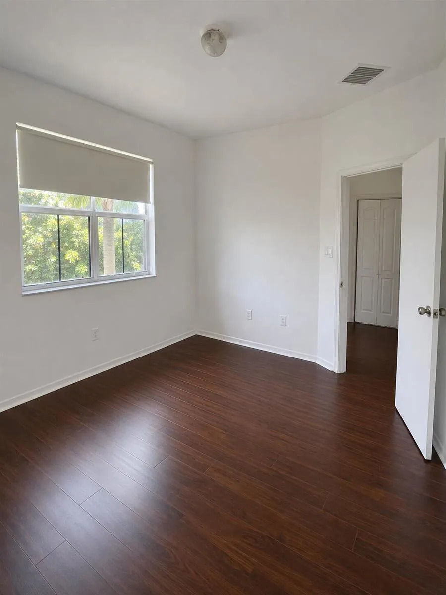 906 SW 143rd Avenue #2005 Pembroke Pines, FL 33027