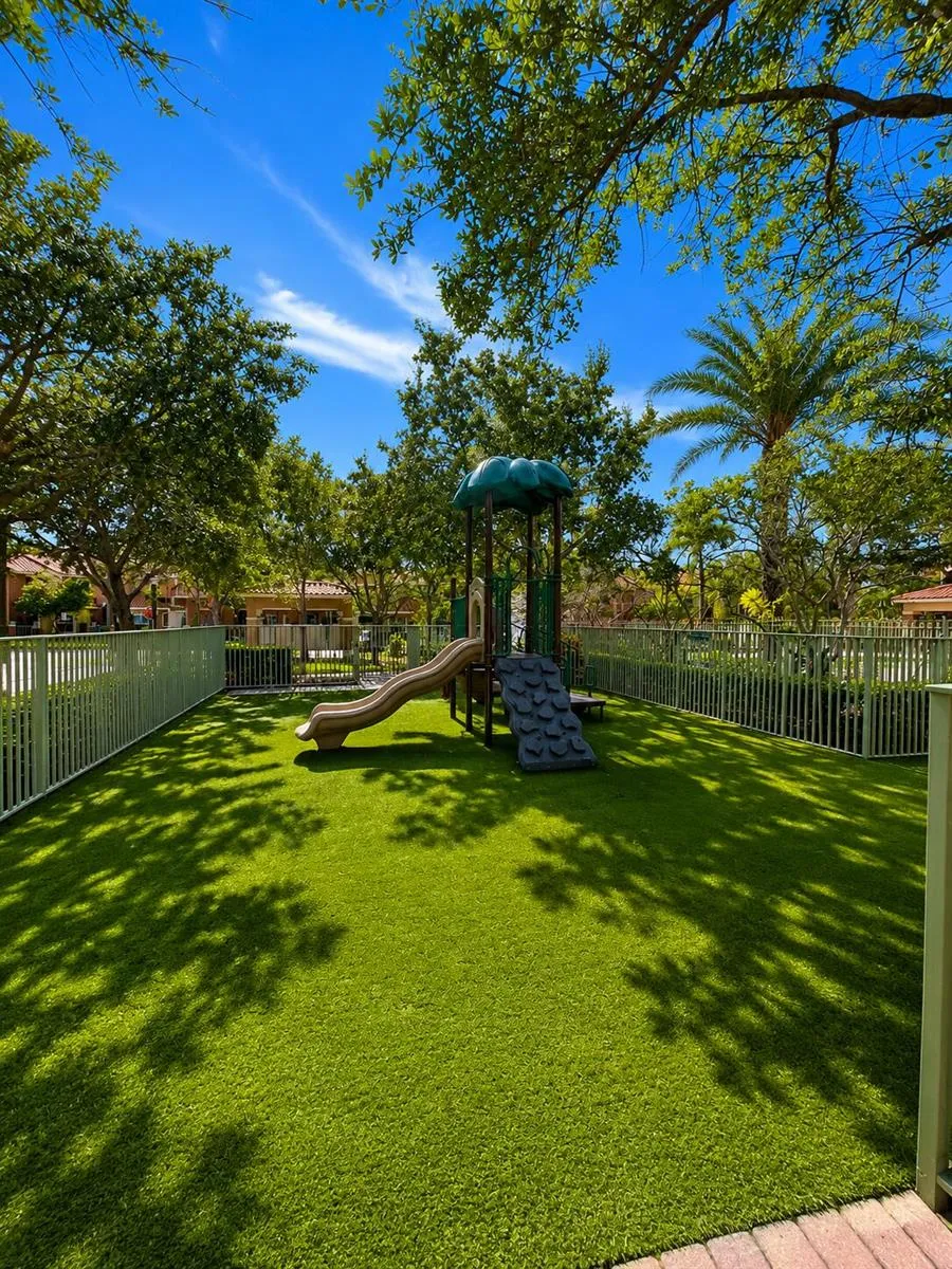 906 SW 143rd Avenue #2005 Pembroke Pines, FL 33027