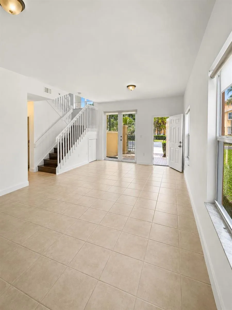 906 SW 143rd Avenue #2005 Pembroke Pines, FL 33027