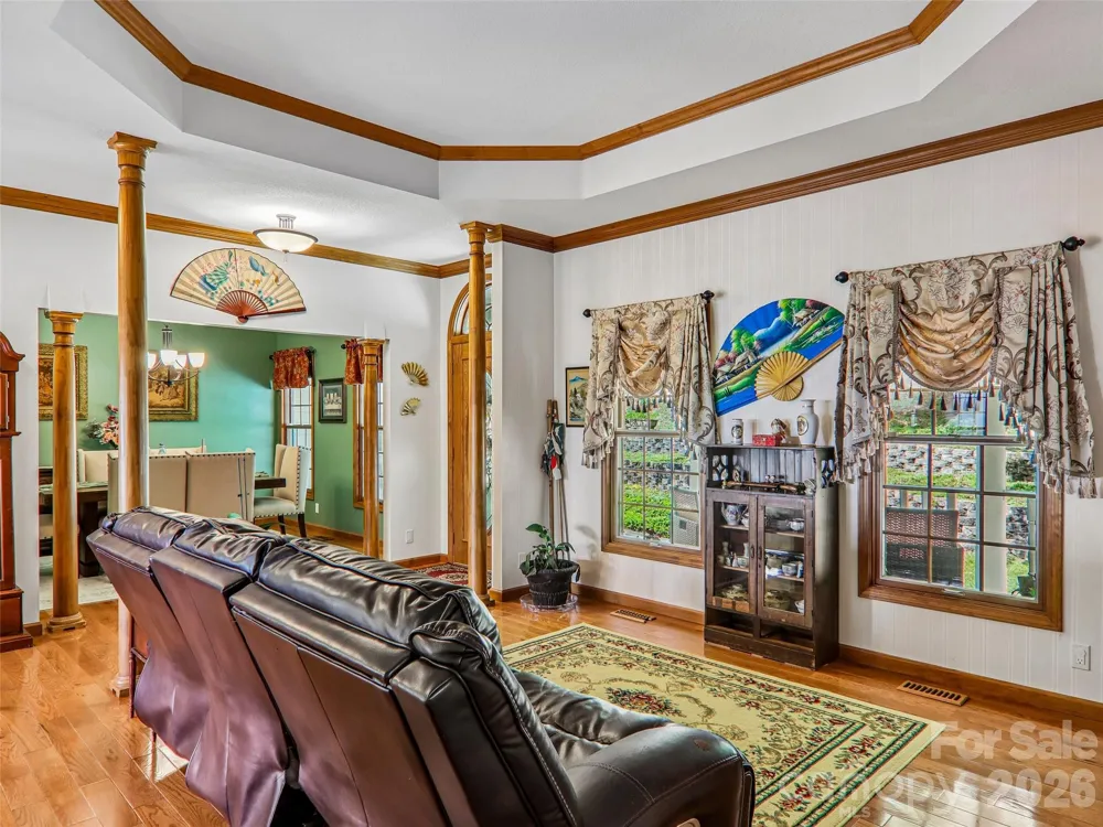 16 Hobe Crest Hendersonville, NC 28792