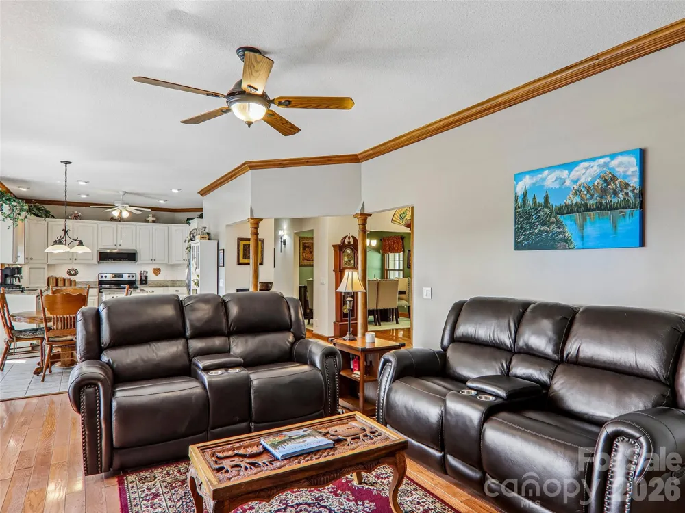 16 Hobe Crest Hendersonville, NC 28792