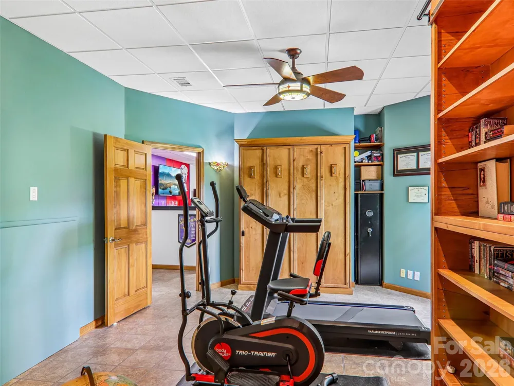 16 Hobe Crest Hendersonville, NC 28792