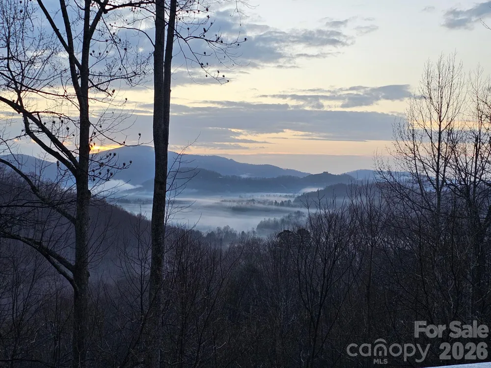 16 Hobe Crest Hendersonville, NC 28792