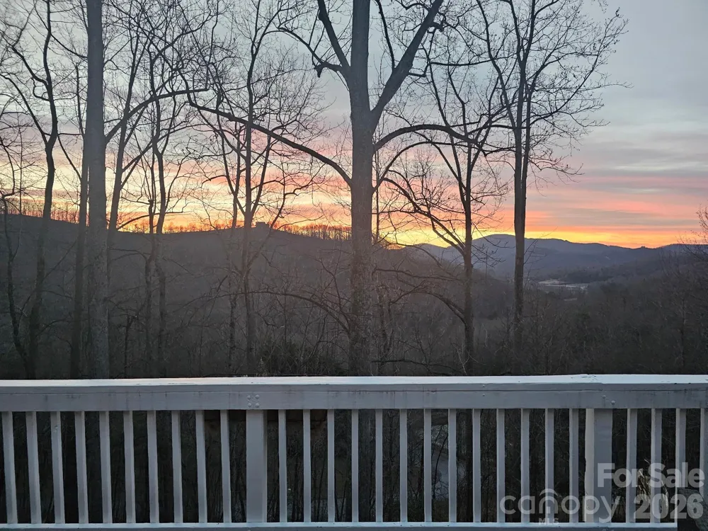16 Hobe Crest Hendersonville, NC 28792