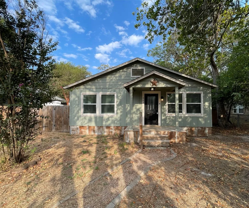 503 Byrne Street Smithville, TX 78957