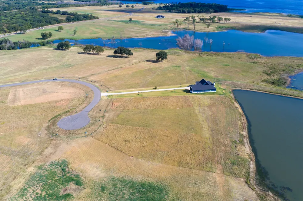 425 Sailview Court Honey Grove, TX 75446