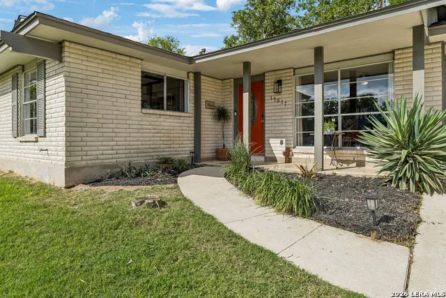 13017 Welcome Dr Live Oak, TX 78233
