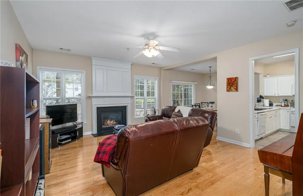 129 Regent Place Woodstock, GA 30188