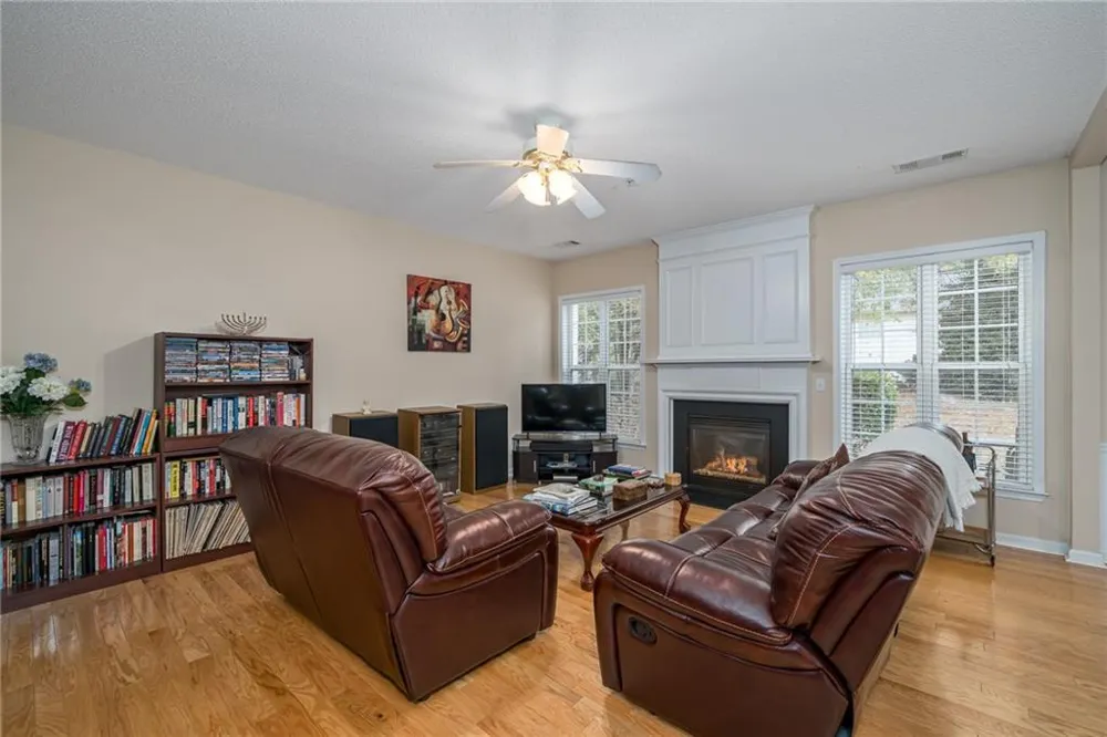 129 Regent Place Woodstock, GA 30188
