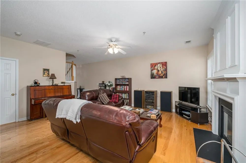 129 Regent Place Woodstock, GA 30188