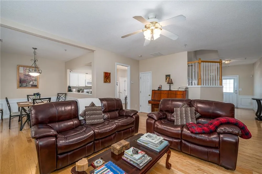129 Regent Place Woodstock, GA 30188
