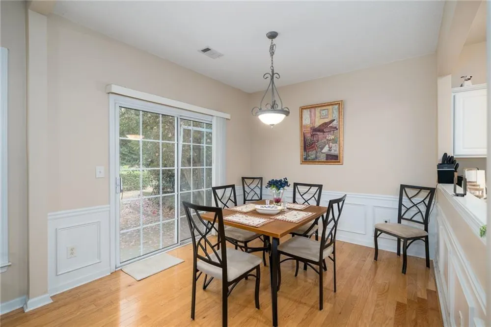129 Regent Place Woodstock, GA 30188