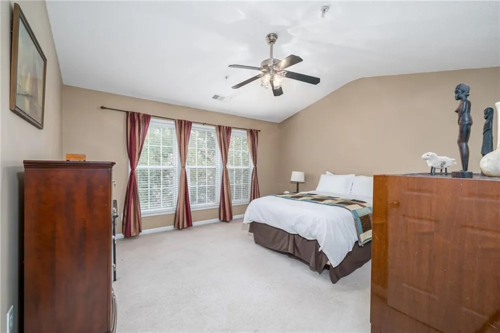 129 Regent Place Woodstock, GA 30188