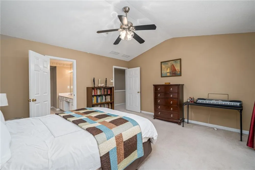 129 Regent Place Woodstock, GA 30188