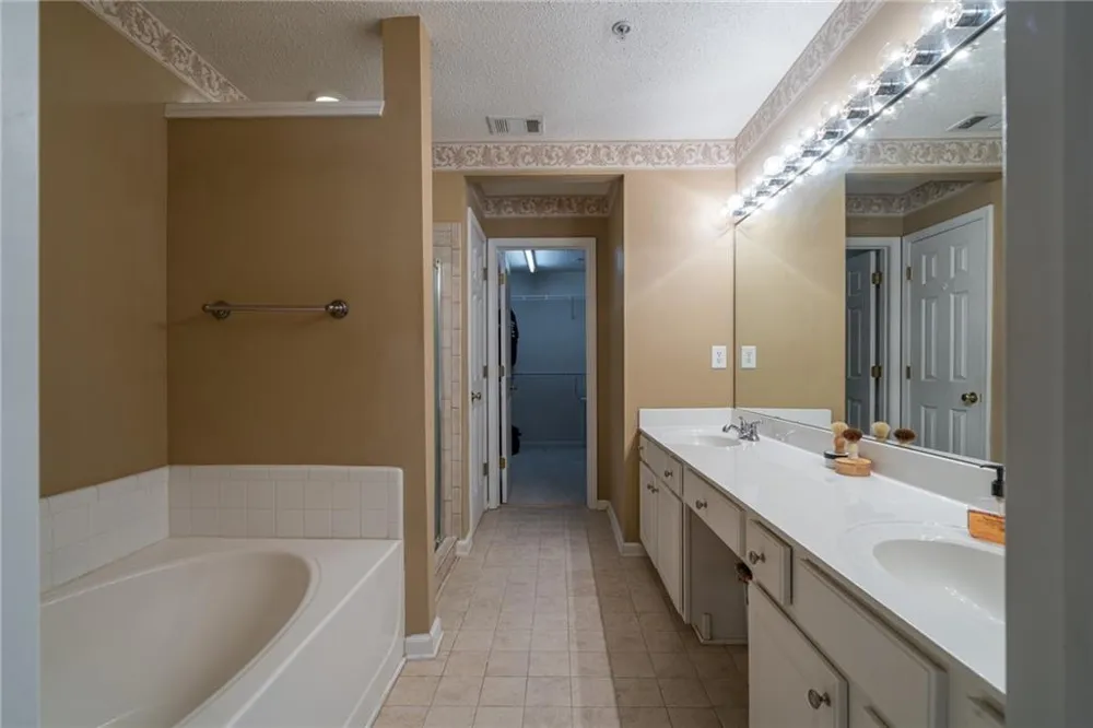 129 Regent Place Woodstock, GA 30188