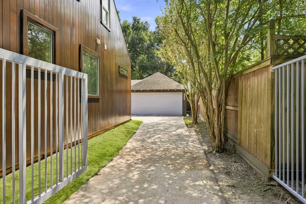 4374 Harvest Lane Houston, TX 77004