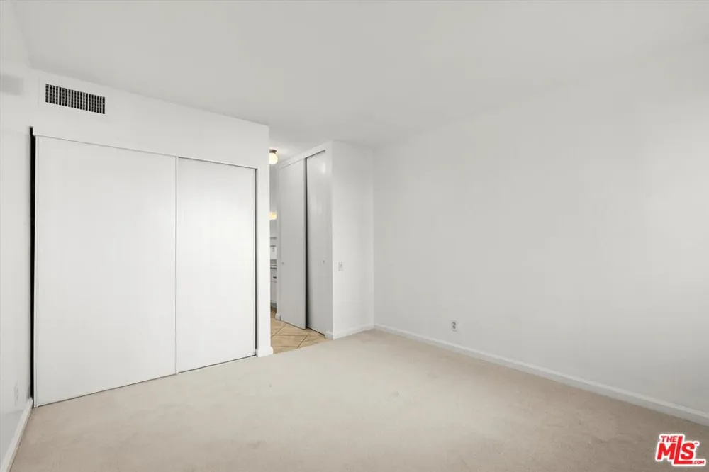5460 White Oak Avenue #A105 Encino, CA 91316