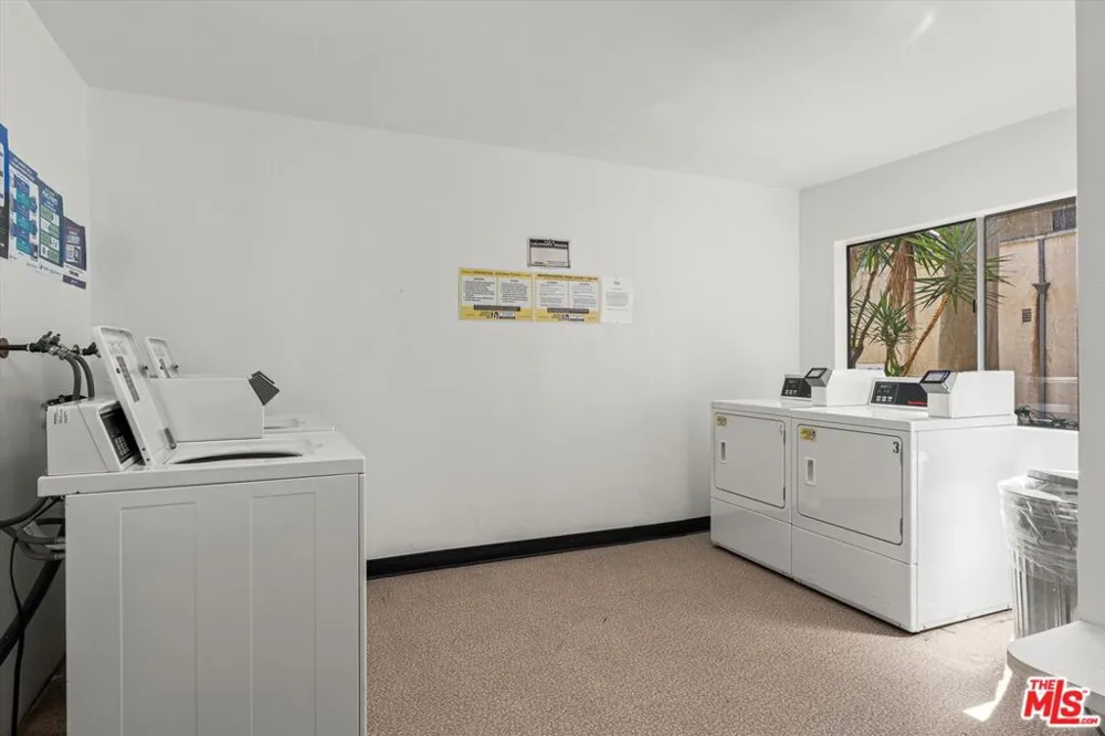 5460 White Oak Avenue #A105 Encino, CA 91316