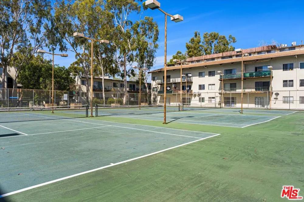5460 White Oak Avenue #A105 Encino, CA 91316