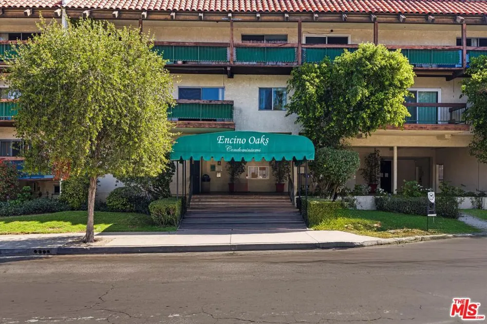 5460 White Oak Avenue #A105 Encino, CA 91316