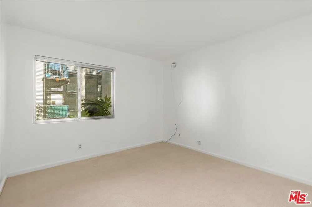 5460 White Oak Avenue #A105 Encino, CA 91316