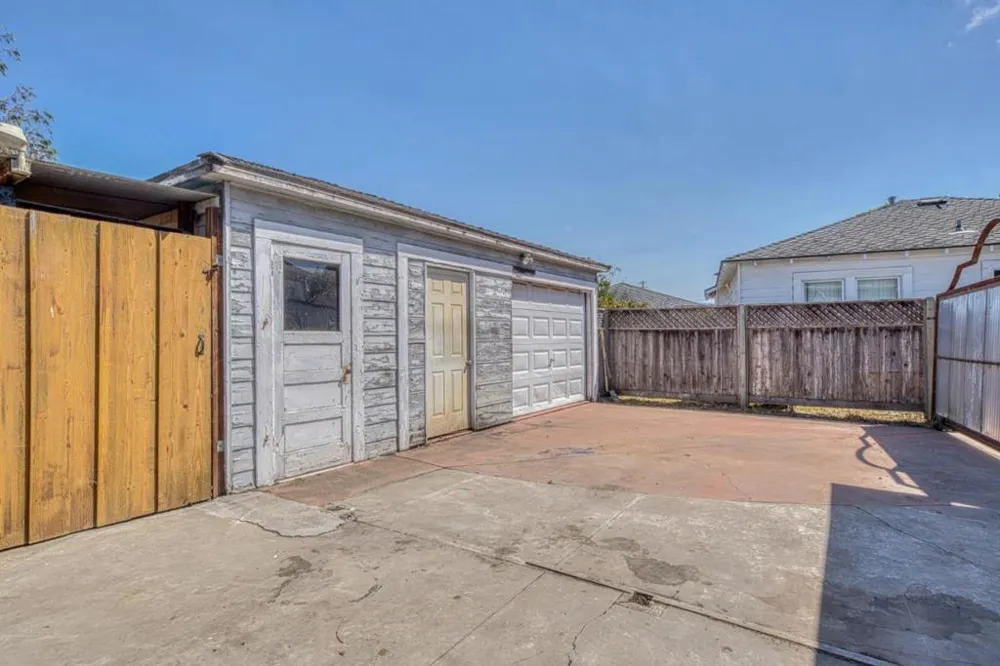 345 Homestead Avenue Salinas, CA 93901