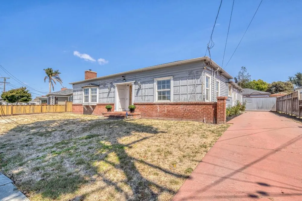 345 Homestead Avenue Salinas, CA 93901
