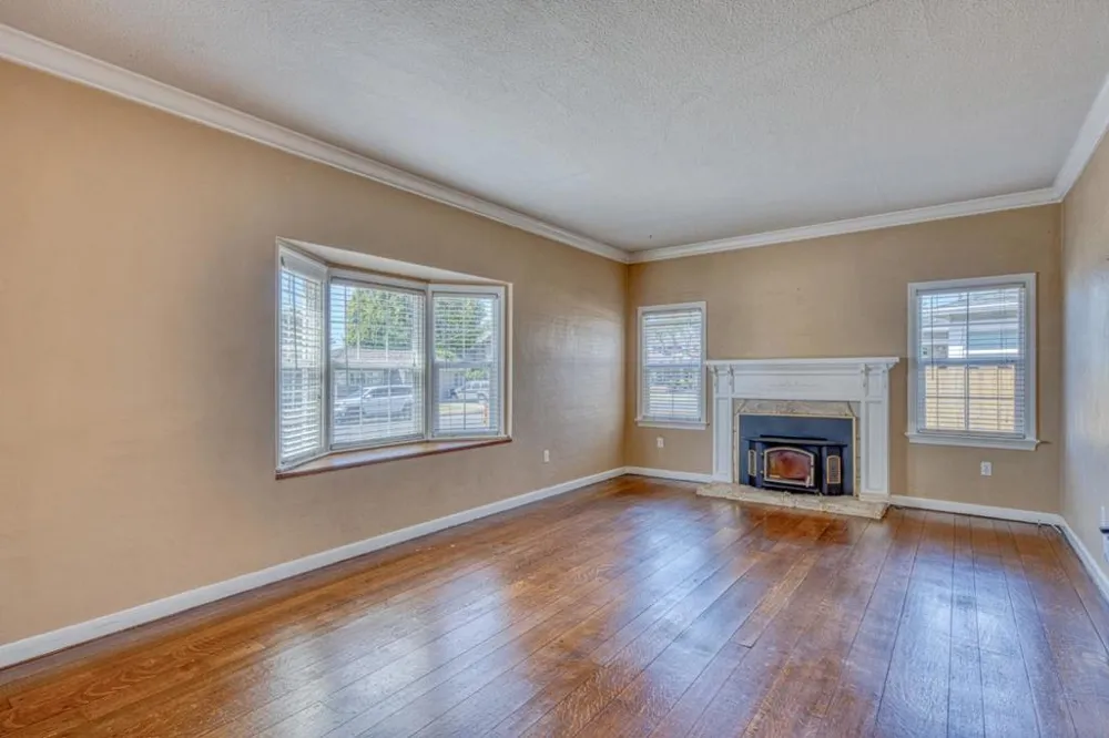 345 Homestead Avenue Salinas, CA 93901