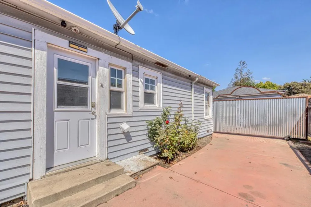 345 Homestead Avenue Salinas, CA 93901