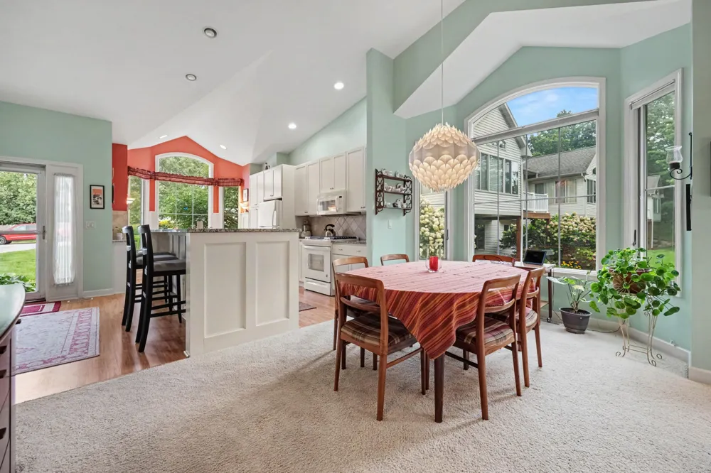 2860 Willow Ln Court NE Grand Rapids, MI 49525